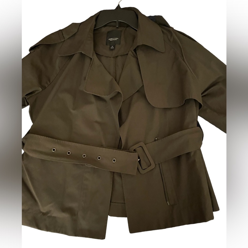 Vera Wang Women’s Lightweight Jacket. Green. Belted with ribbon sleeves. Medium - Picture 5 of 7